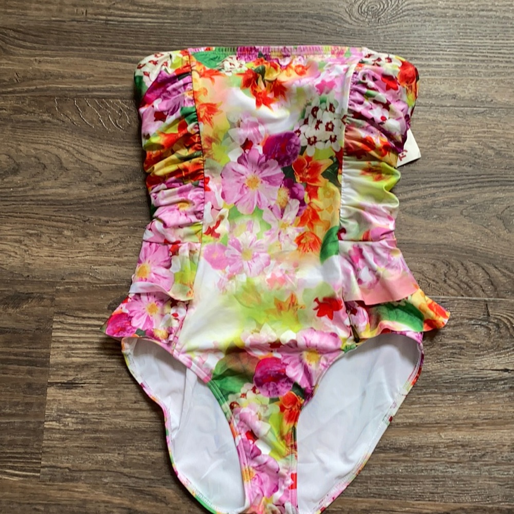 Kanye s swimsuit